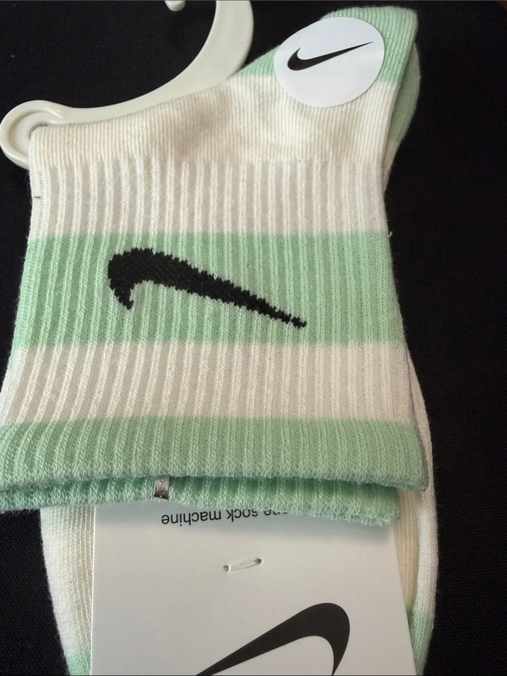 Nike Crew Socks in Mint Green & White - 1 Pair